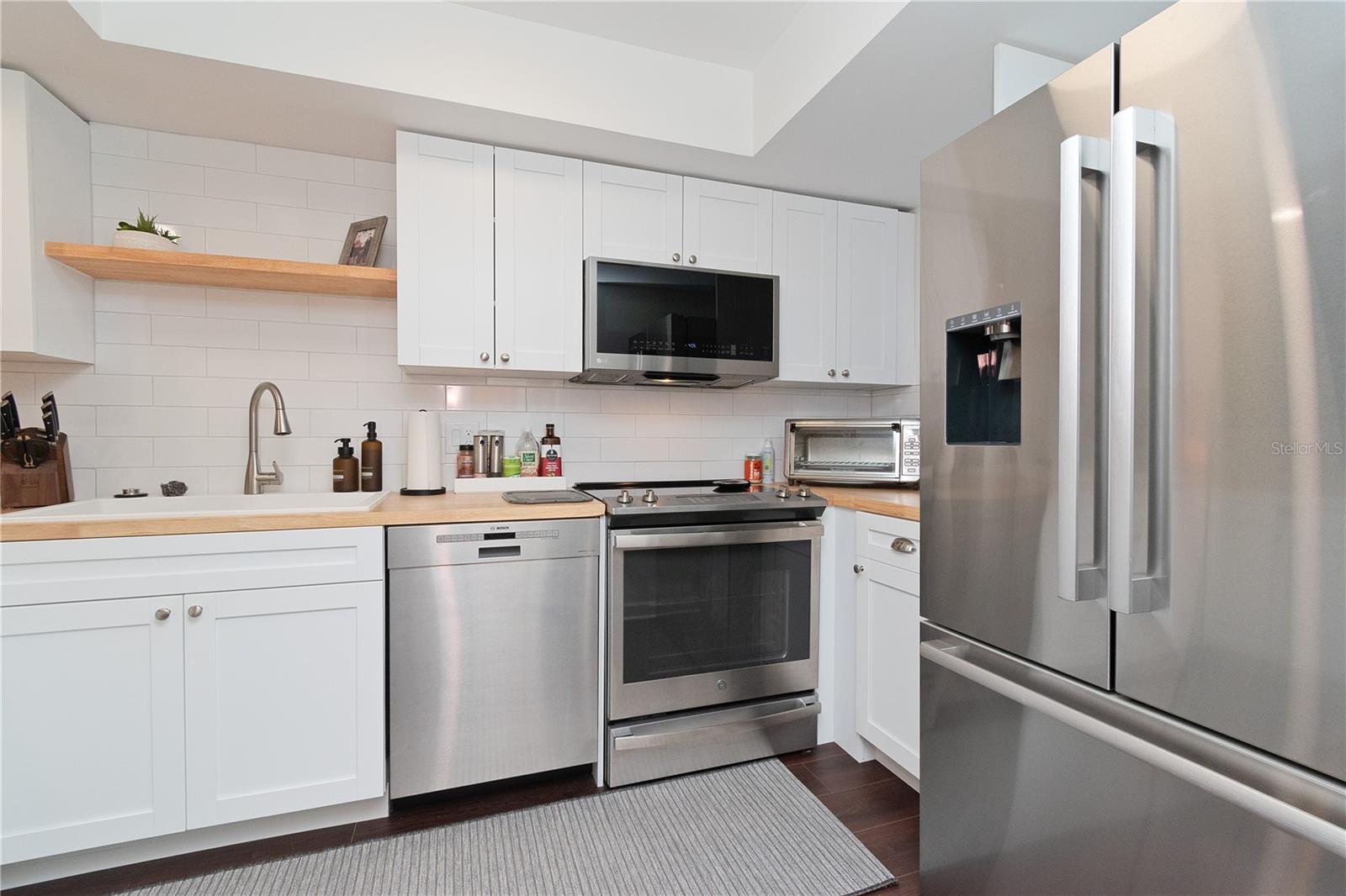 3810 N OAK DR #N61, TAMPA, FL, 33611