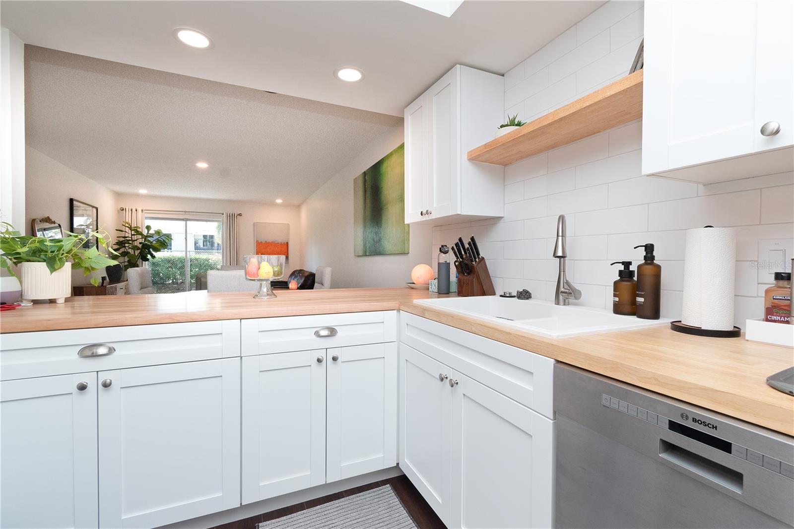 3810 N OAK DR #N61, TAMPA, FL, 33611