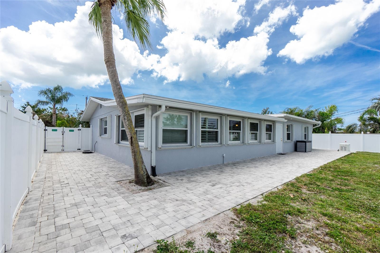 379 PEPPERTREE RD, VENICE, FL, 34293