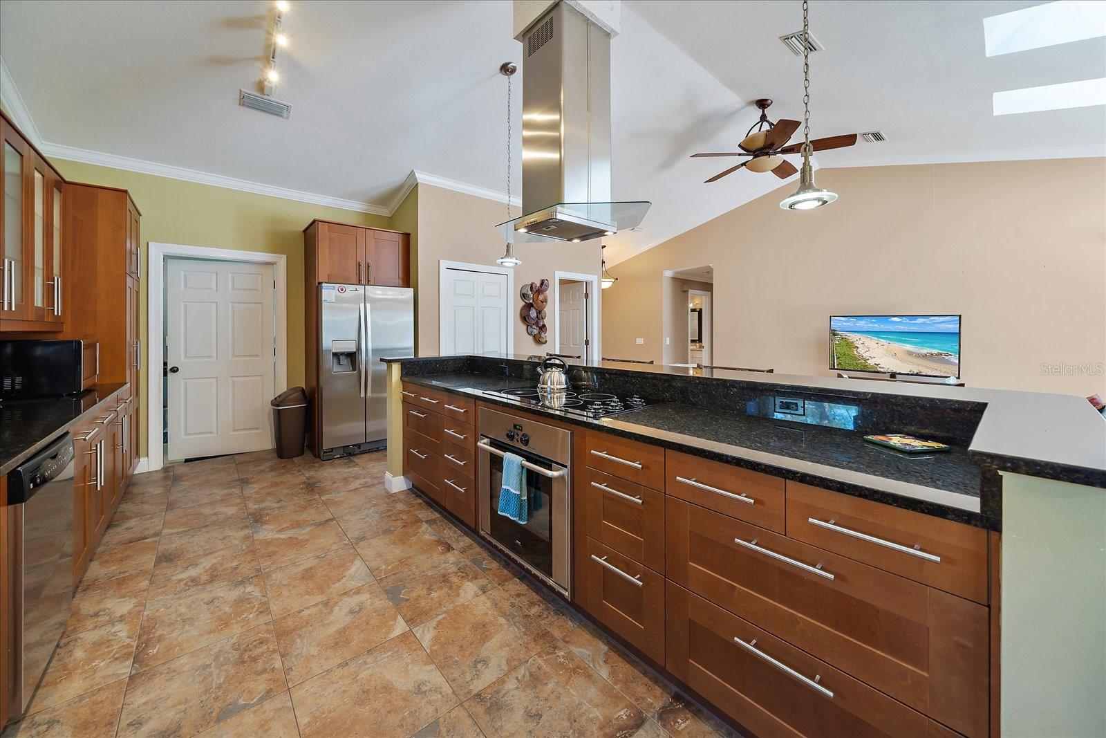 A4647243 Property Photo