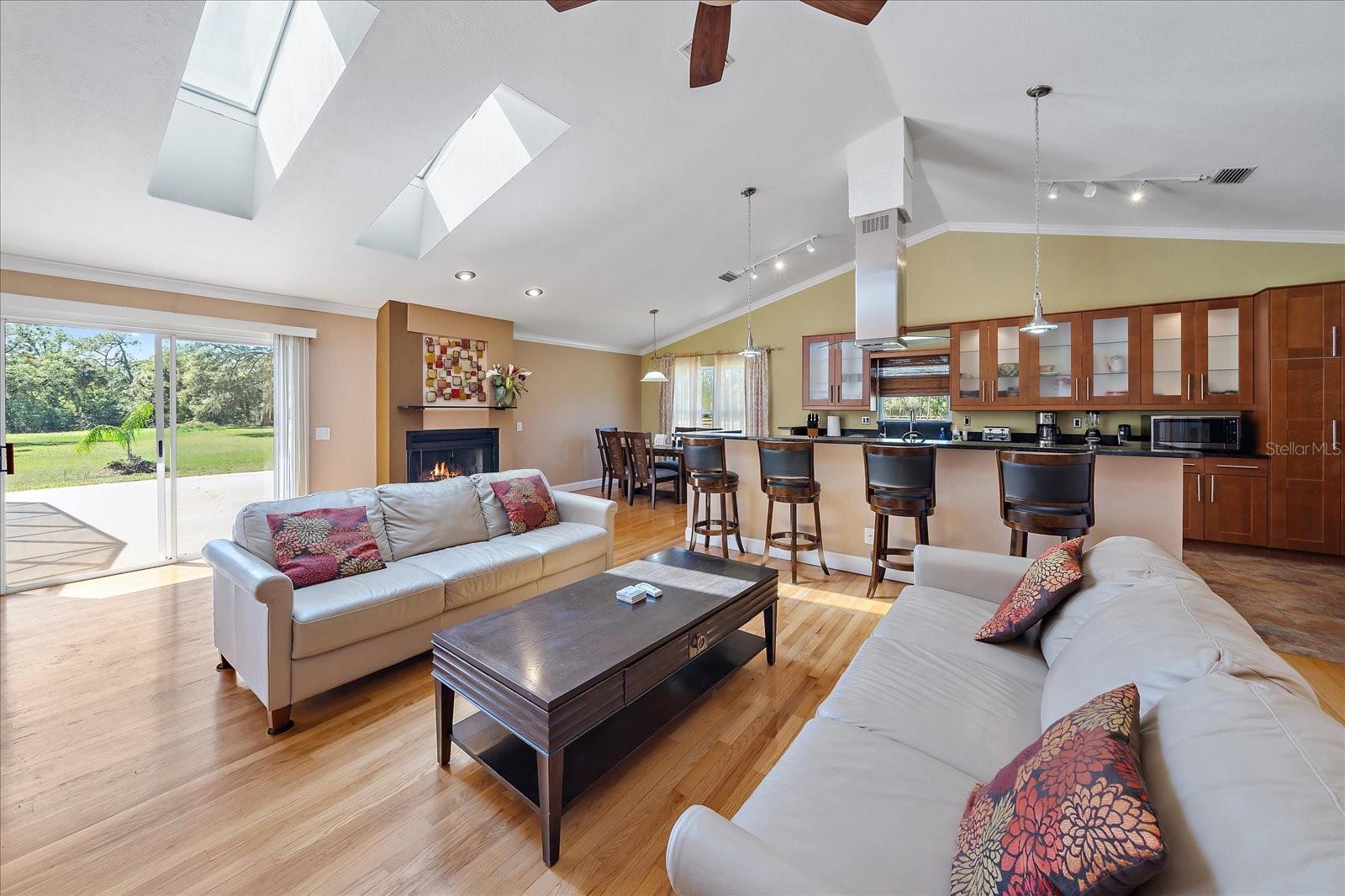 A4647243 Property Photo