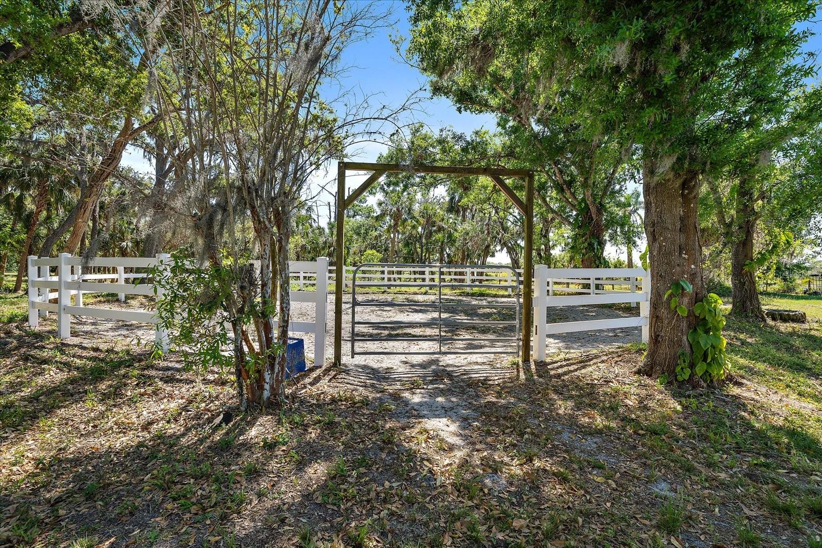A4647243 Property Photo