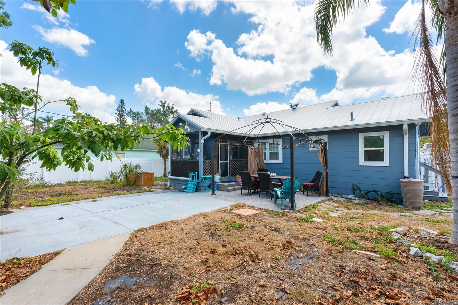2120 8TH AVE W, BRADENTON, FL, 34205