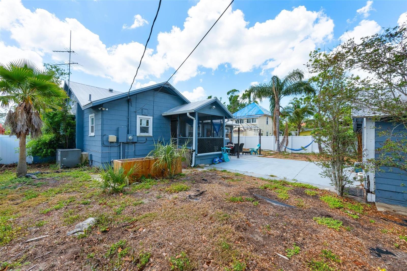 2120 8TH AVE W, BRADENTON, FL, 34205