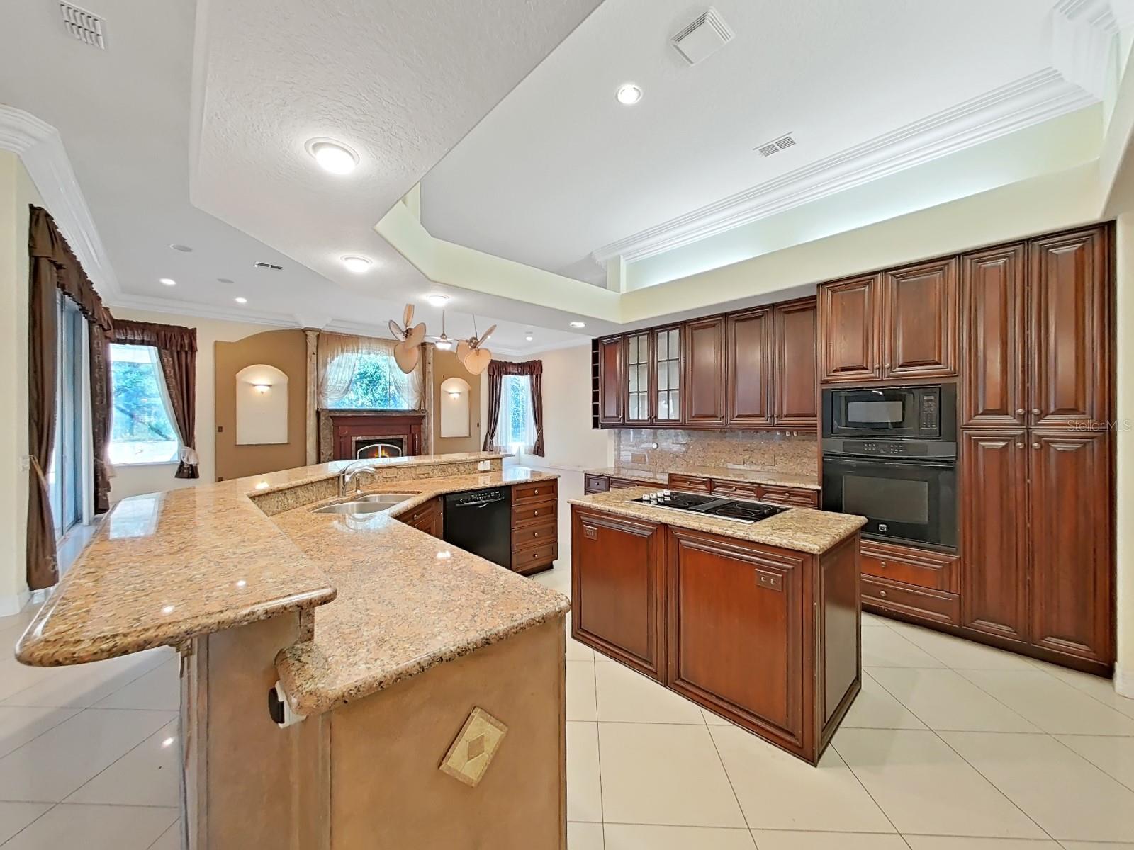 9460 BEARFOOT TRL, WEEKI WACHEE, FL, 34613