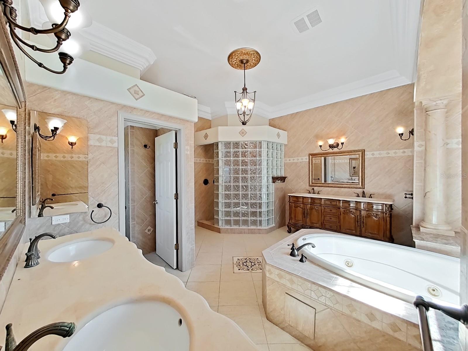 9460 BEARFOOT TRL, WEEKI WACHEE, FL, 34613