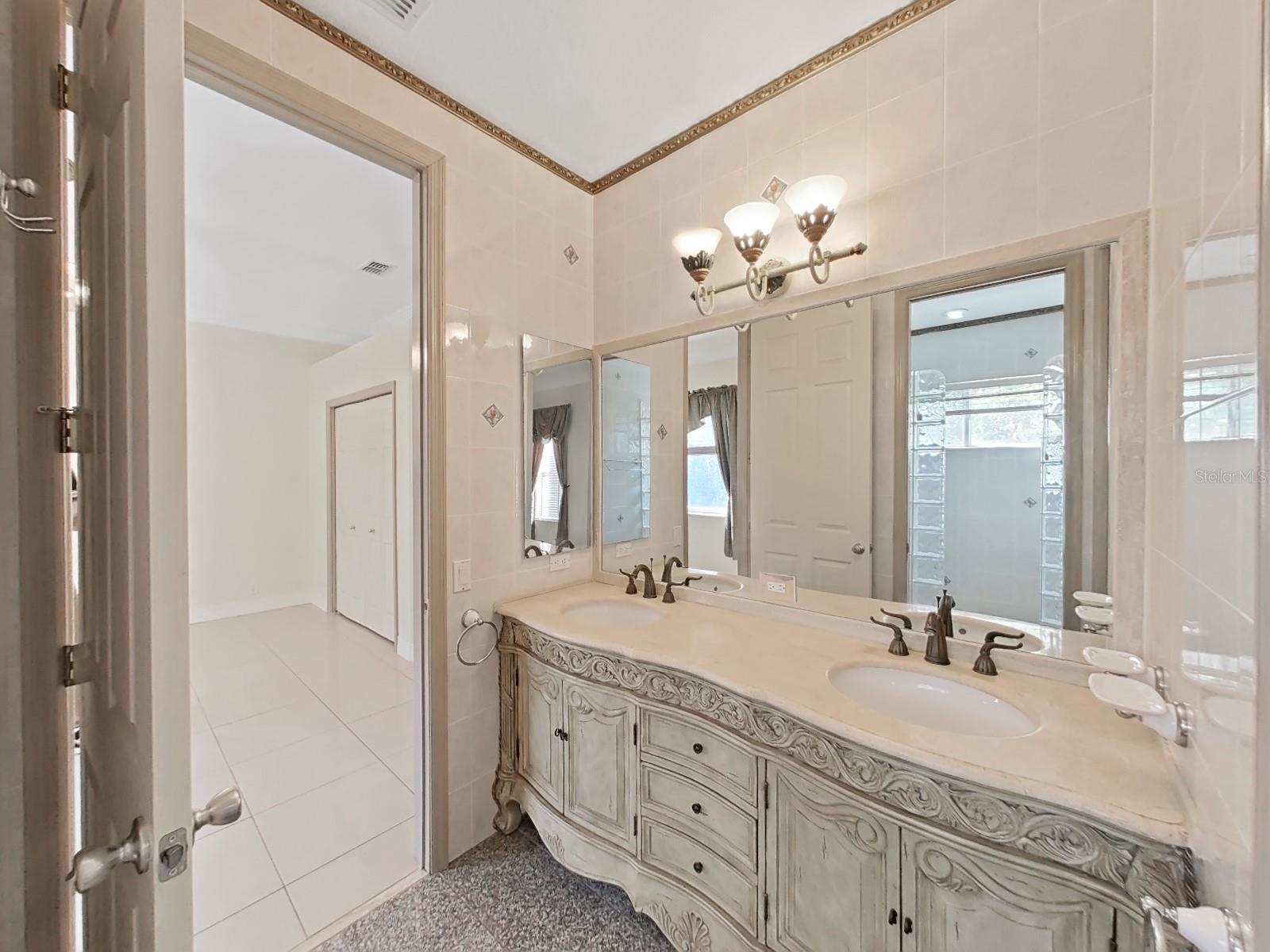 9460 BEARFOOT TRL, WEEKI WACHEE, FL, 34613