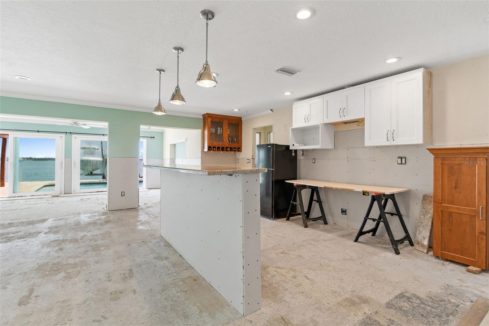 571 JOHNS PASS AVE, MADEIRA BEACH, FL, 33708