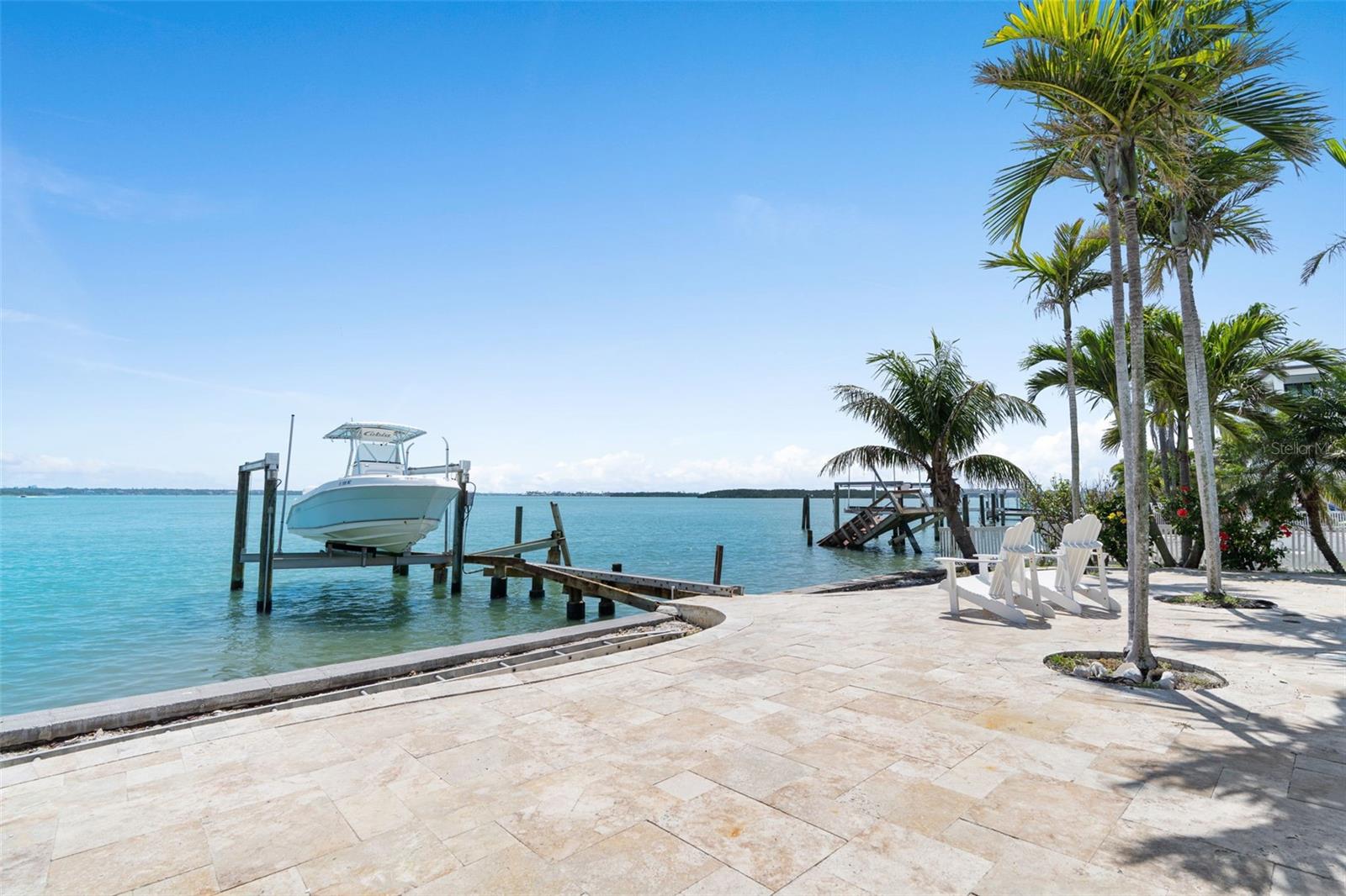 571 JOHNS PASS AVE, MADEIRA BEACH, FL, 33708