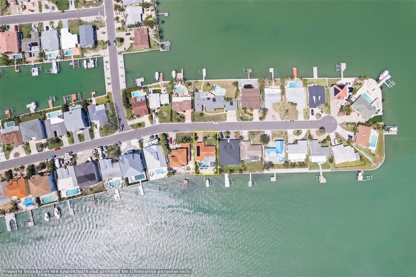 571 JOHNS PASS AVE, MADEIRA BEACH, FL, 33708