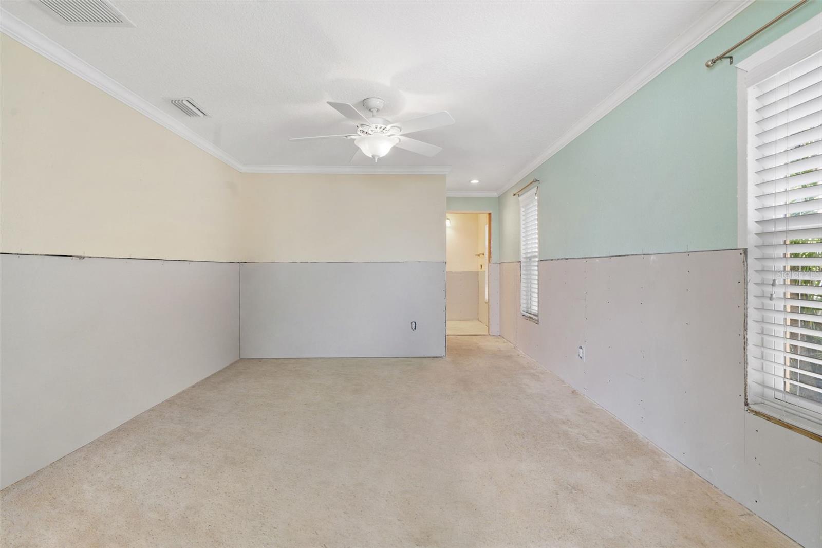 571 JOHNS PASS AVE, MADEIRA BEACH, FL, 33708