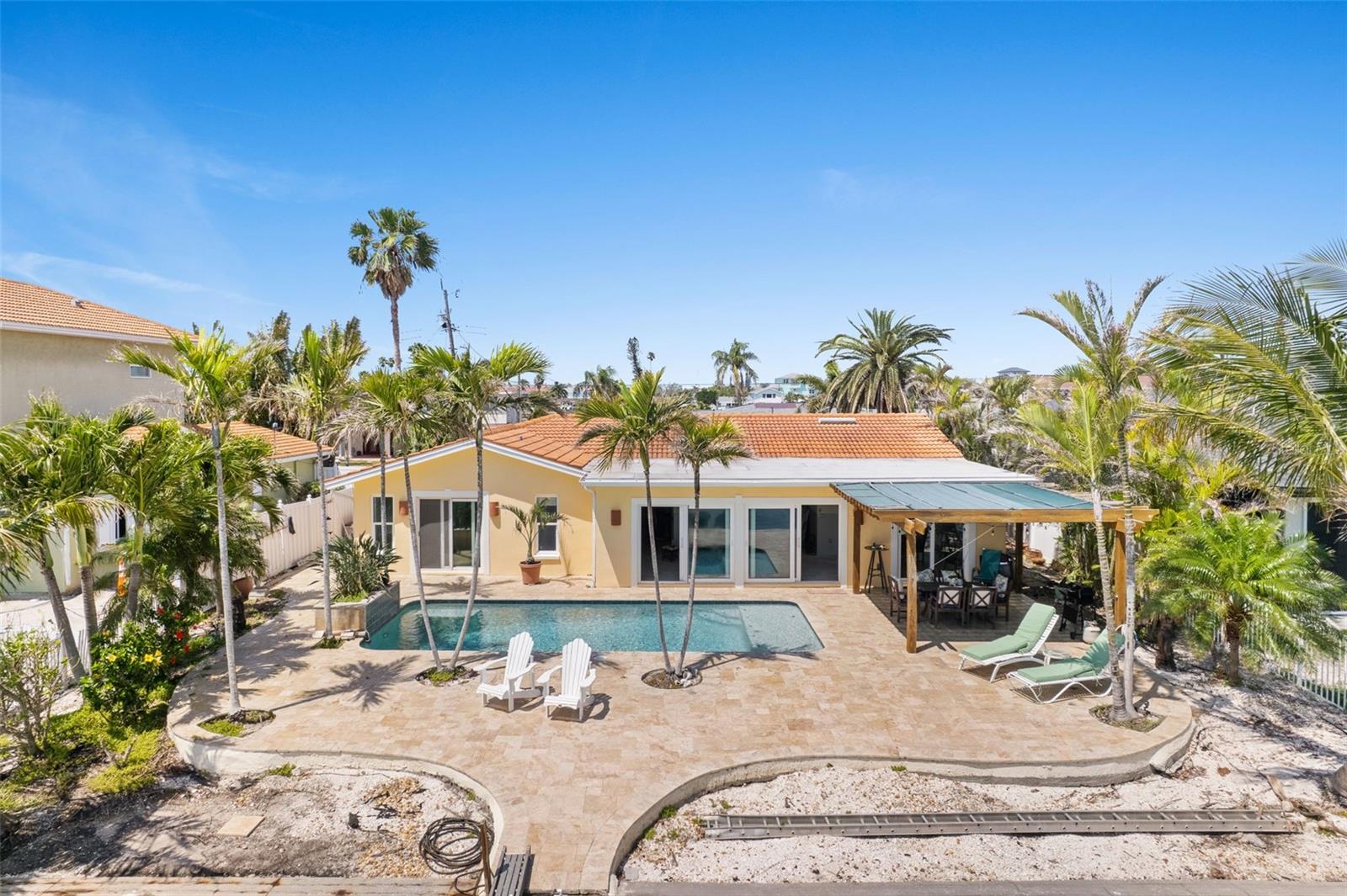 571 JOHNS PASS AVE, MADEIRA BEACH, FL, 33708