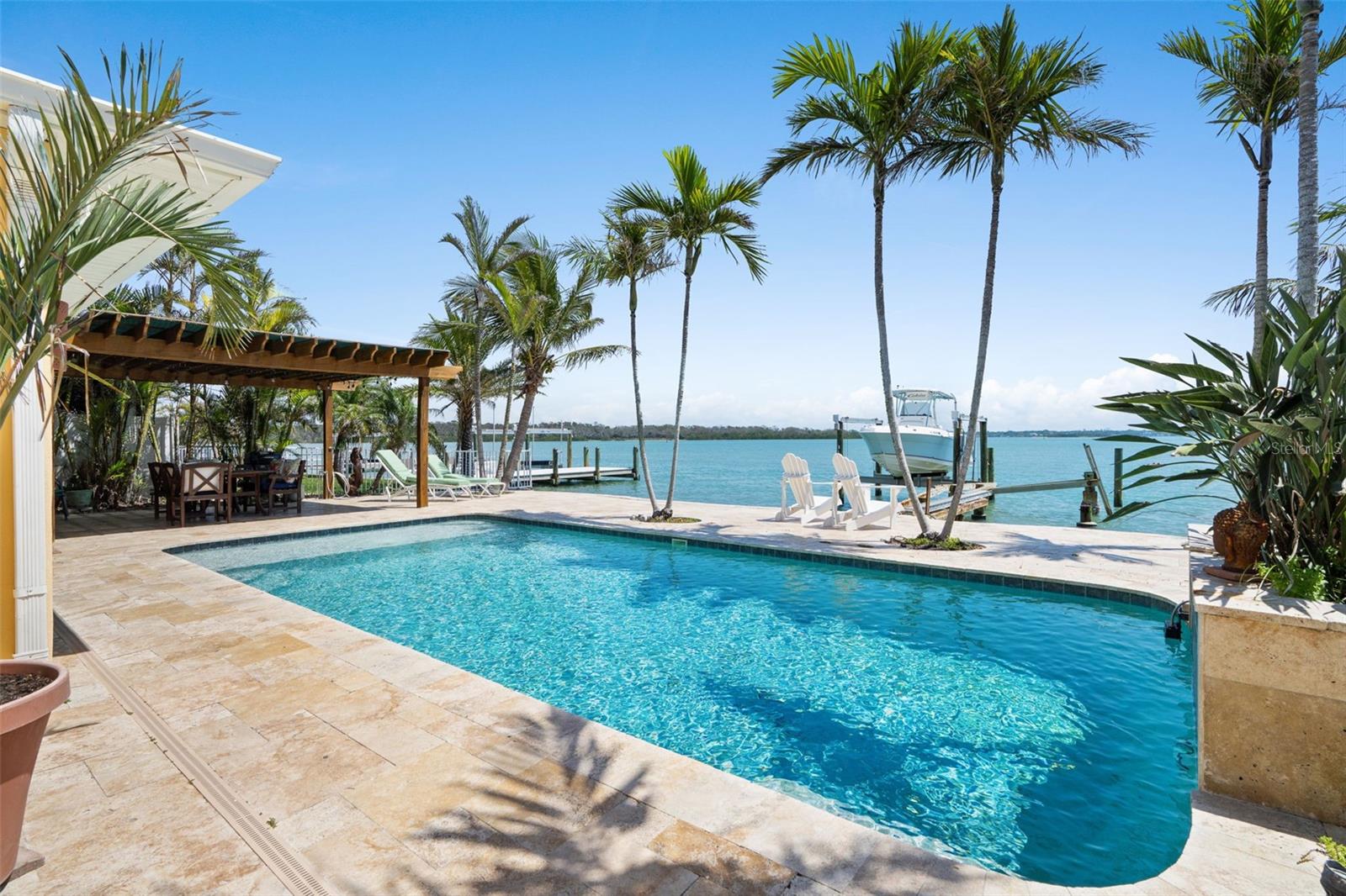 571 JOHNS PASS AVE, MADEIRA BEACH, FL, 33708