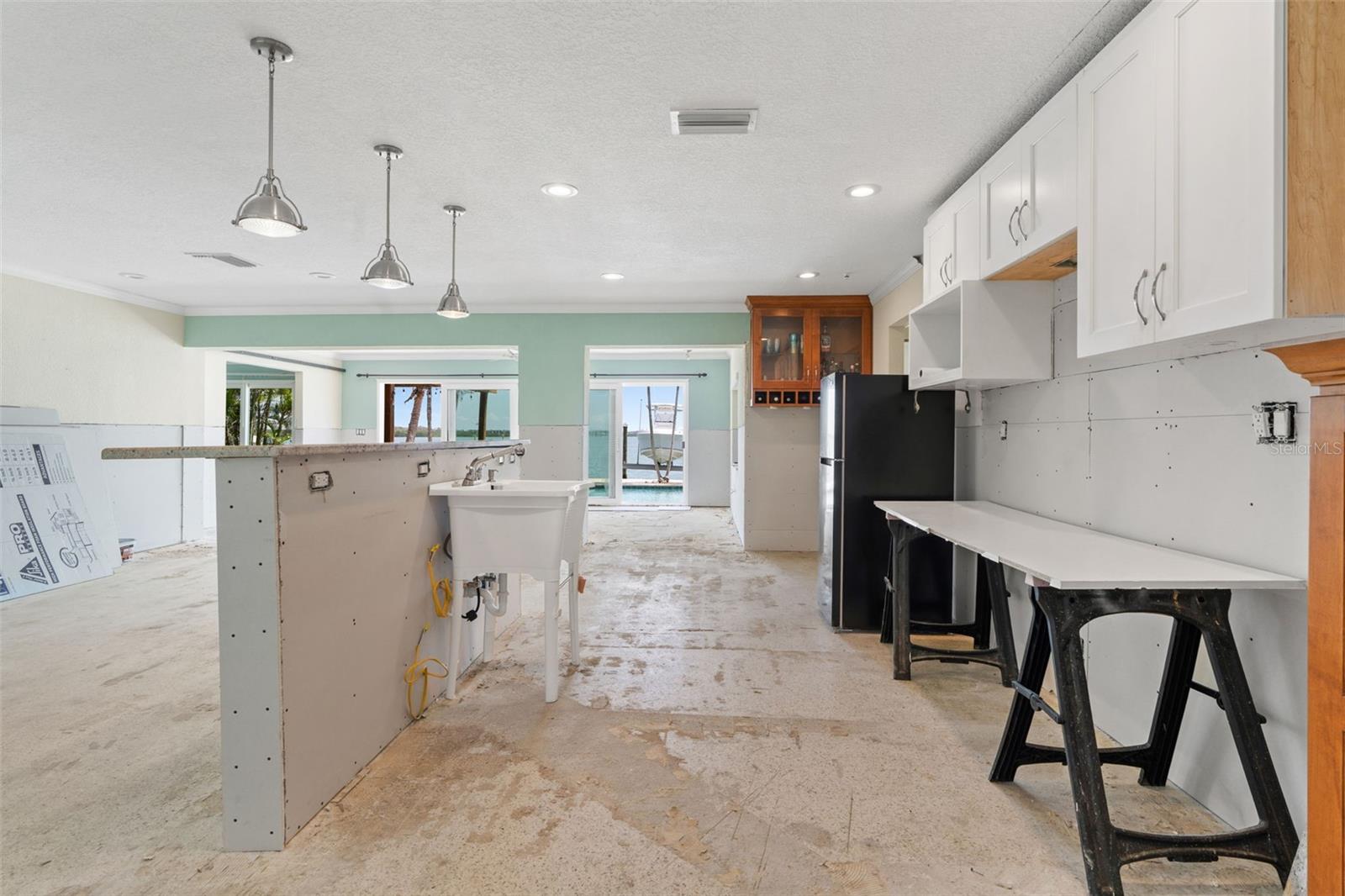 571 JOHNS PASS AVE, MADEIRA BEACH, FL, 33708