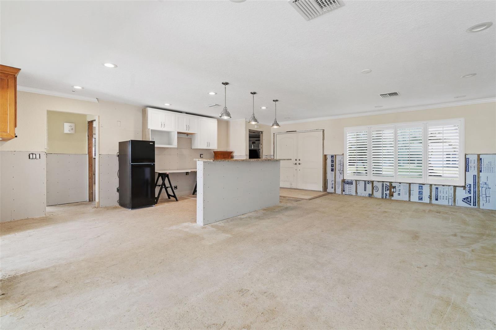 571 JOHNS PASS AVE, MADEIRA BEACH, FL, 33708