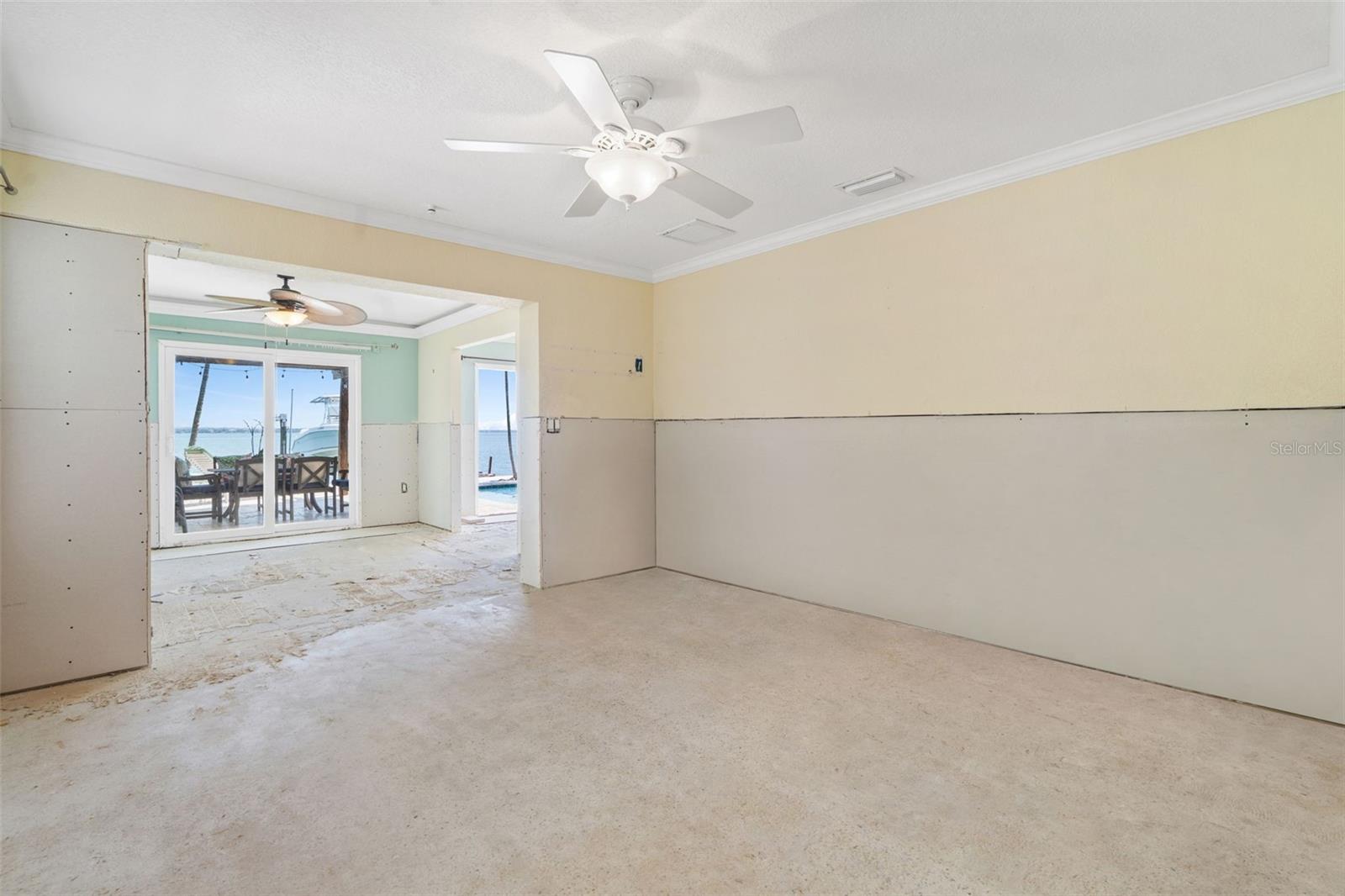 571 JOHNS PASS AVE, MADEIRA BEACH, FL, 33708