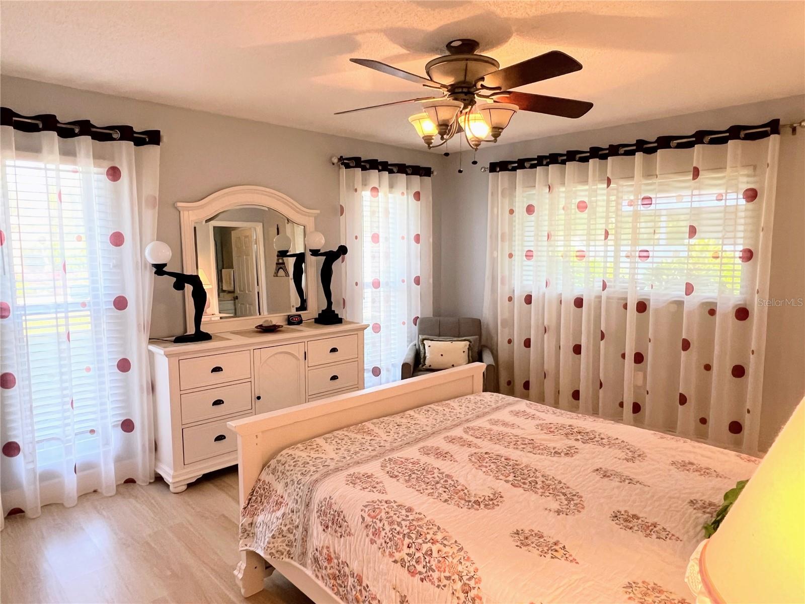 240 PATTERSON AVE, OSPREY, FL, 34229