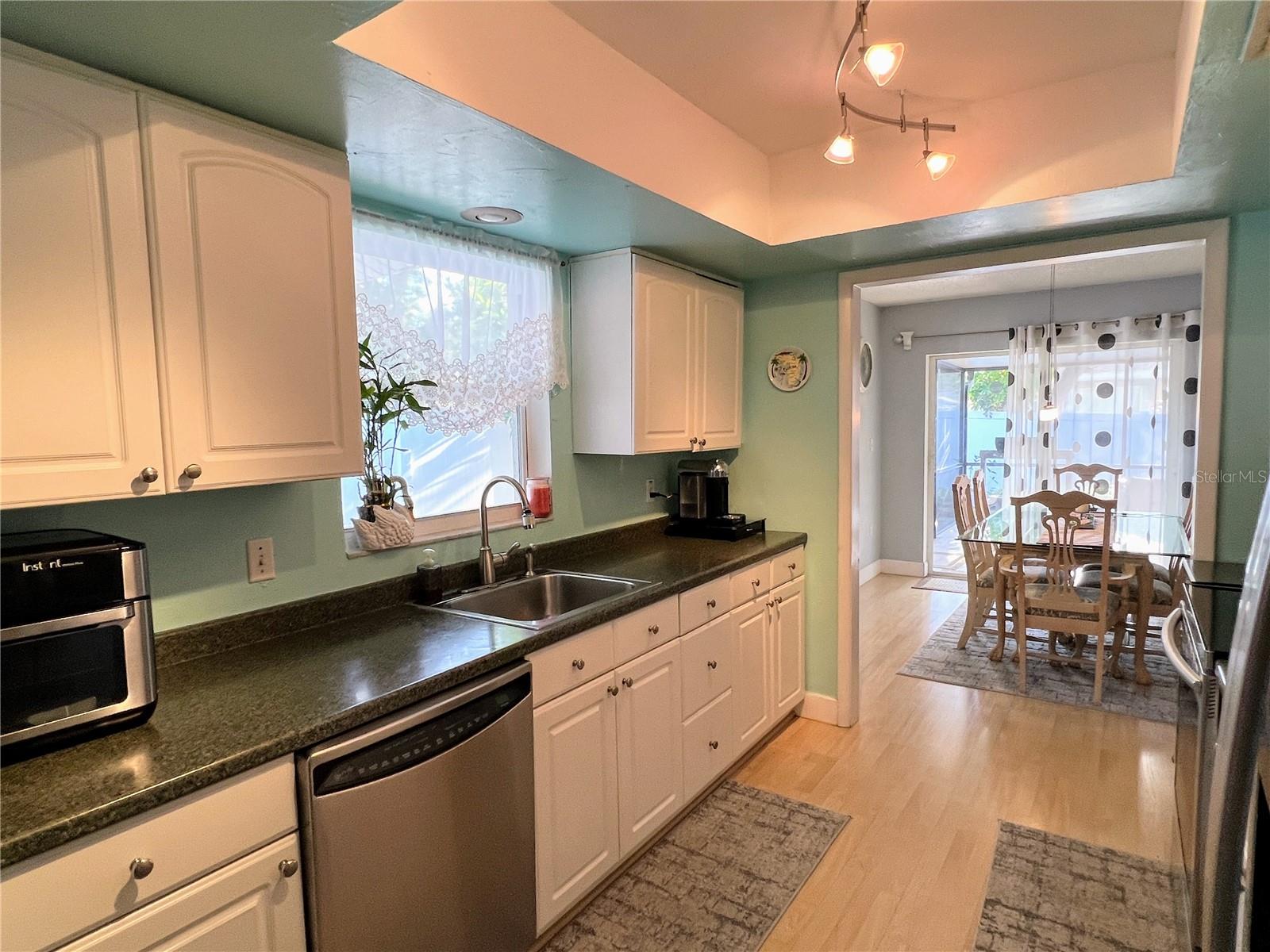 240 PATTERSON AVE, OSPREY, FL, 34229