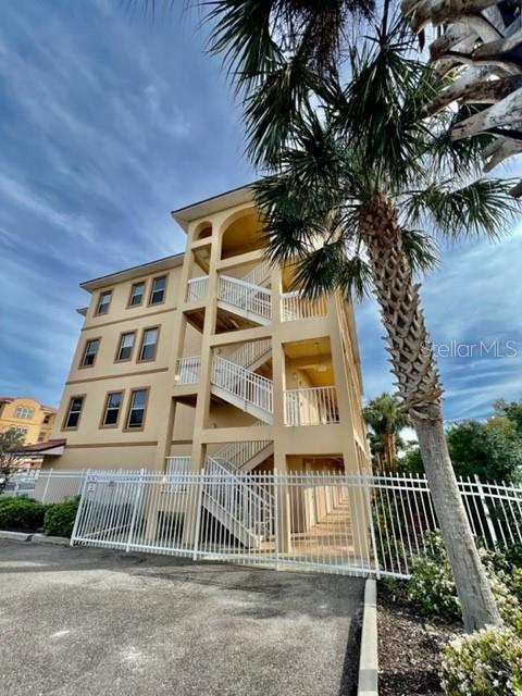 606 WELLS CT #201, CLEARWATER, FL, 33756