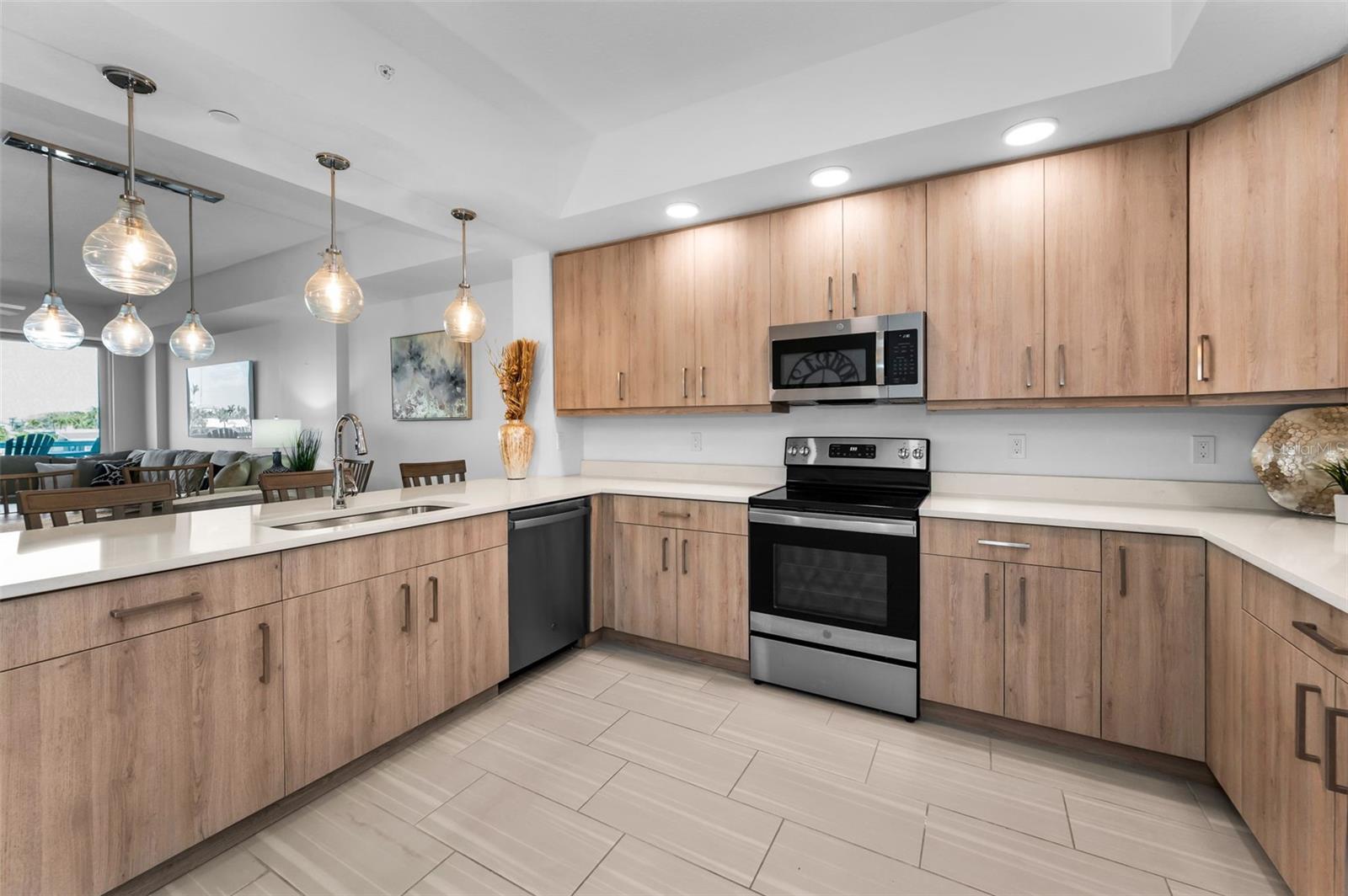 415 ISLAND WAY #205, CLEARWATER BEACH, FL, 33767