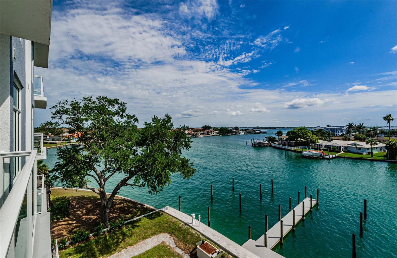 415 ISLAND WAY #205, CLEARWATER BEACH, FL, 33767