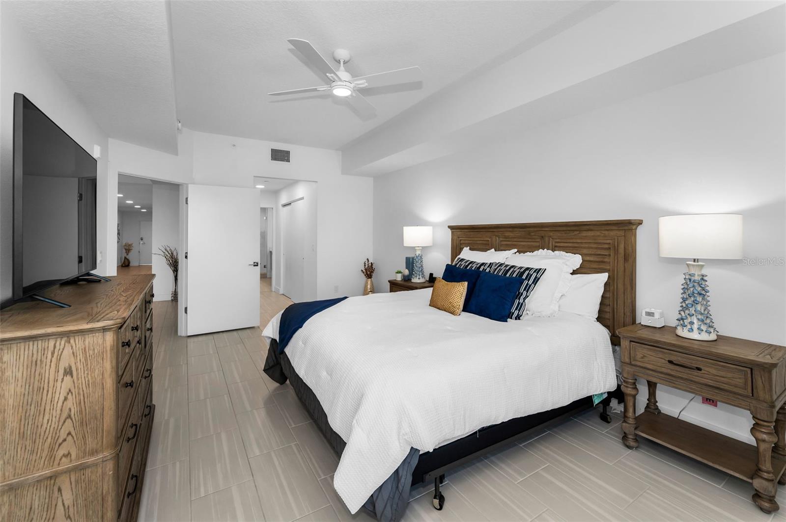 415 ISLAND WAY #205, CLEARWATER BEACH, FL, 33767