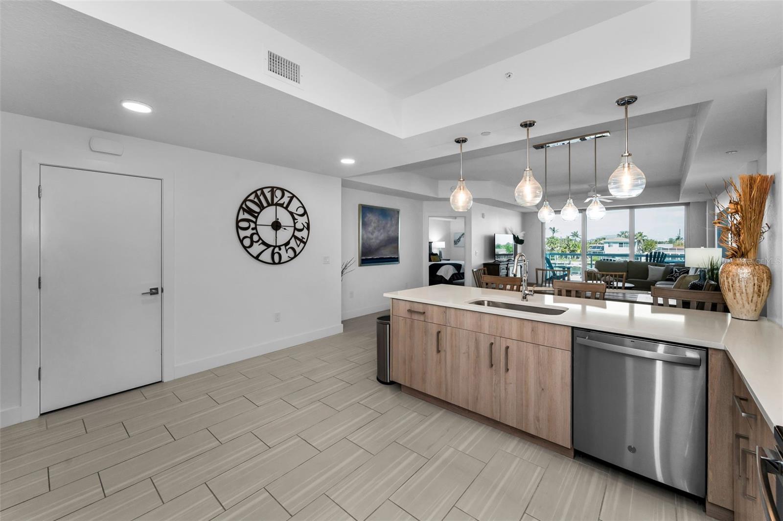 415 ISLAND WAY #205, CLEARWATER BEACH, FL, 33767