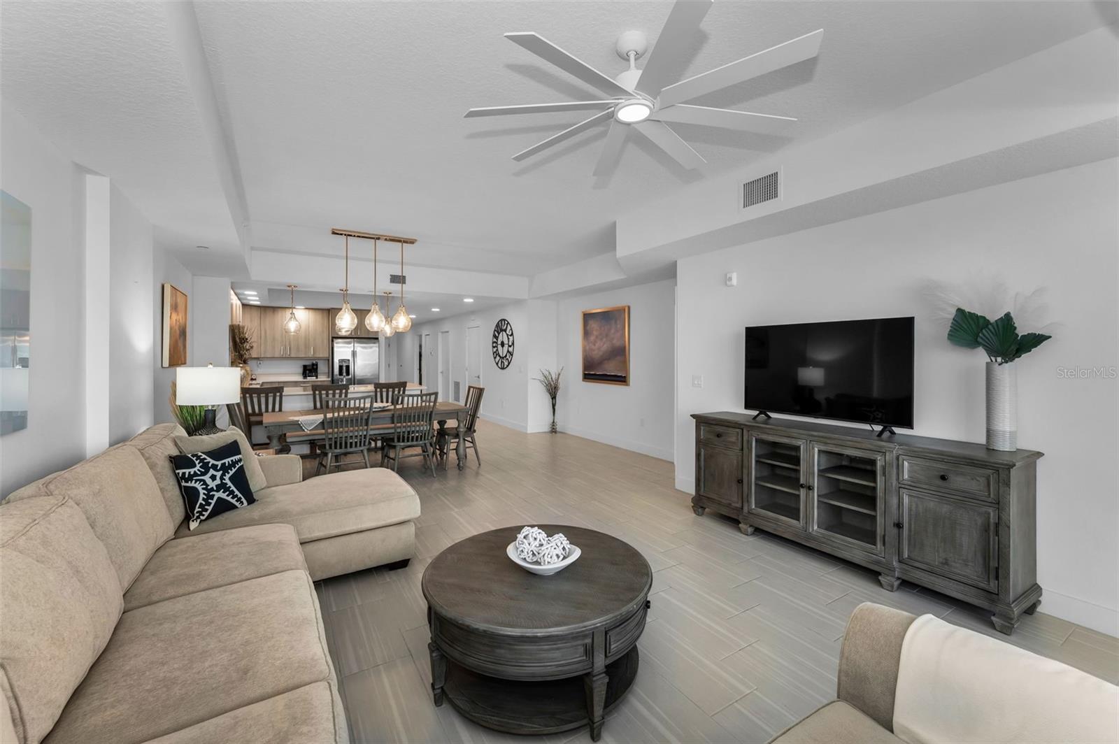 415 ISLAND WAY #205, CLEARWATER BEACH, FL, 33767