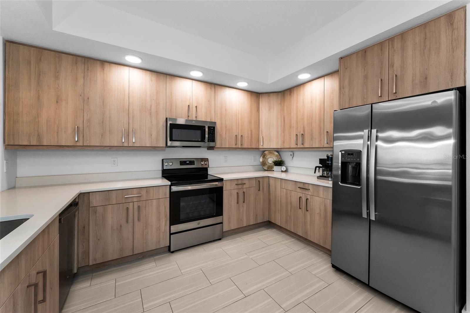 415 ISLAND WAY #205, CLEARWATER BEACH, FL, 33767