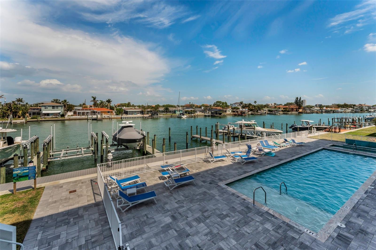 415 ISLAND WAY #205, CLEARWATER BEACH, FL, 33767