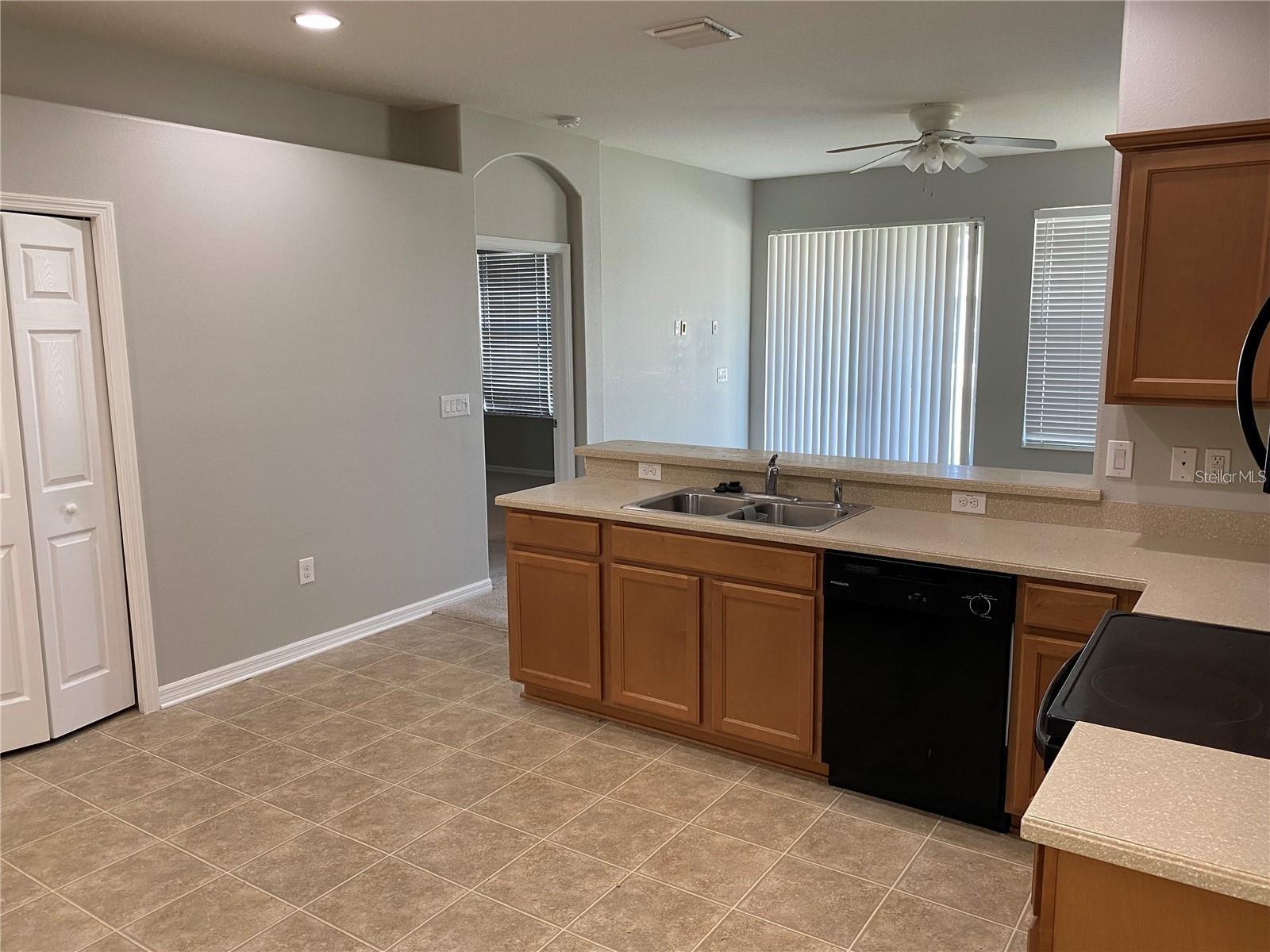 823 COLLEGE LEAF WAY, RUSKIN, FL, 33570