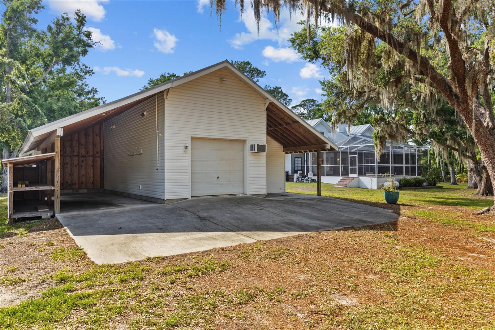 8303 DOUBLE BRANCH RD, TAMPA, FL, 33635