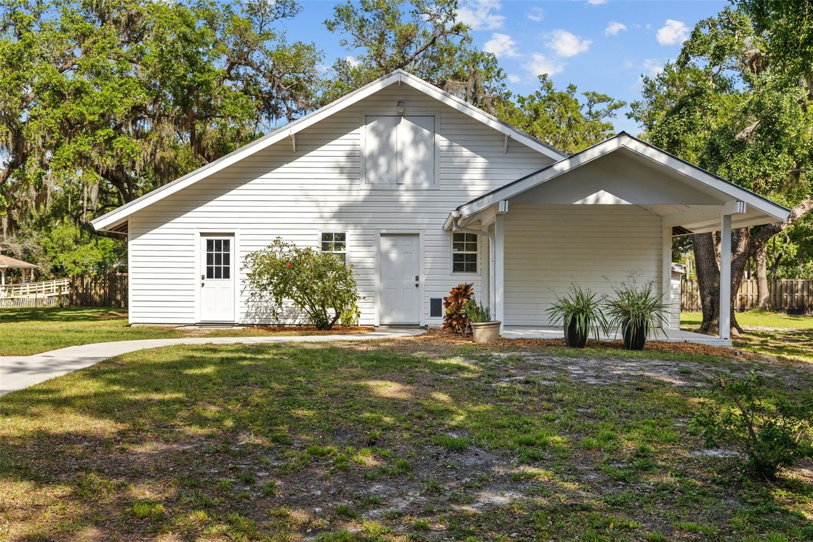 8303 DOUBLE BRANCH RD, TAMPA, FL, 33635