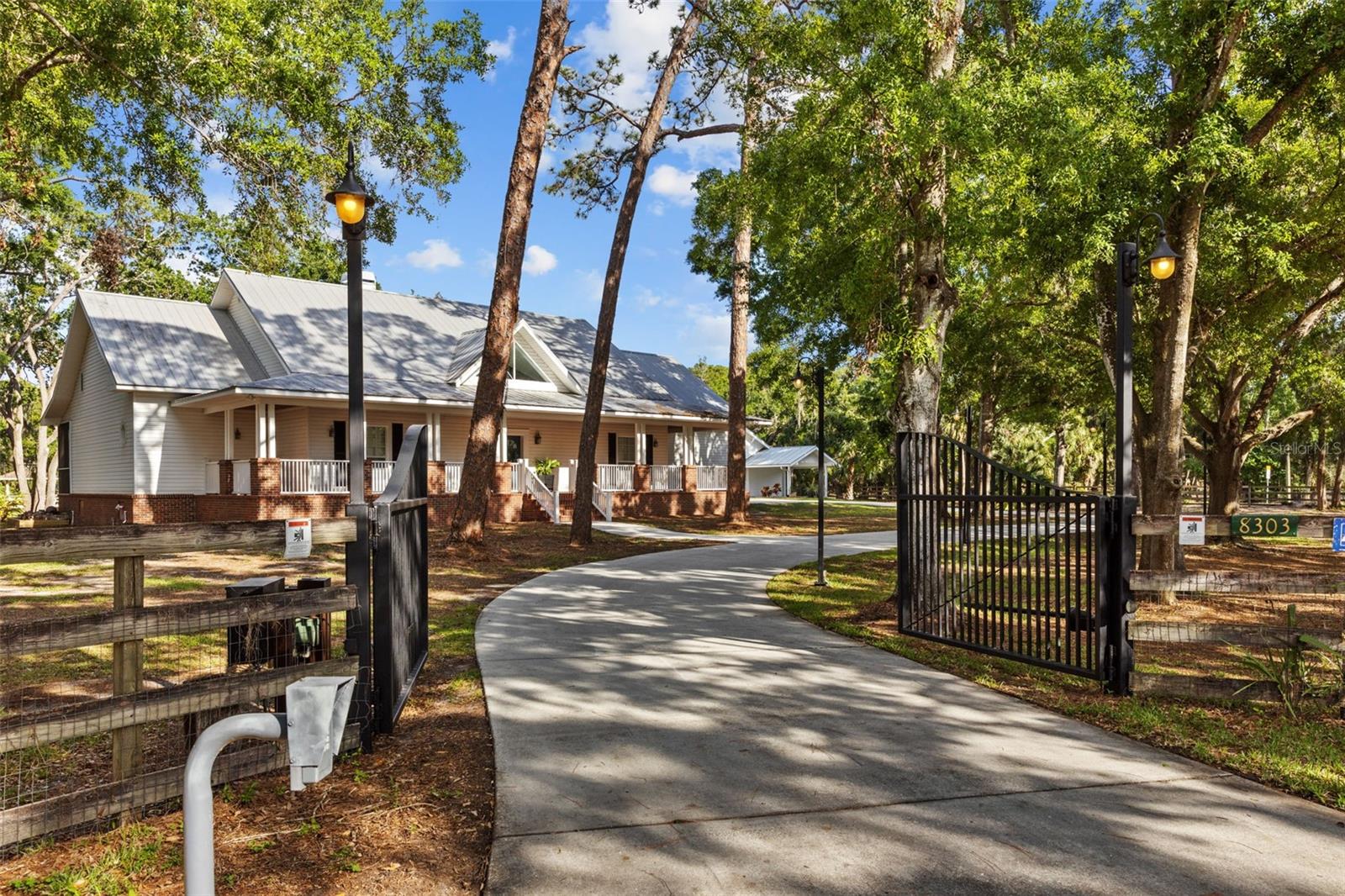 8303 DOUBLE BRANCH RD, TAMPA, FL, 33635