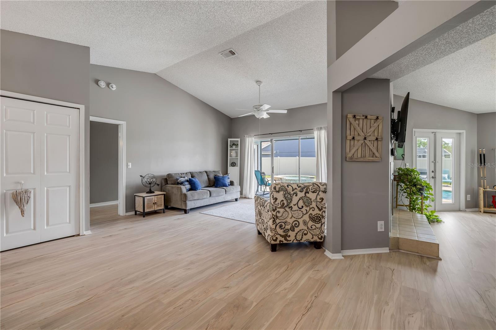 2844 EAGLE LAKE DR, ORLANDO, FL, 32837