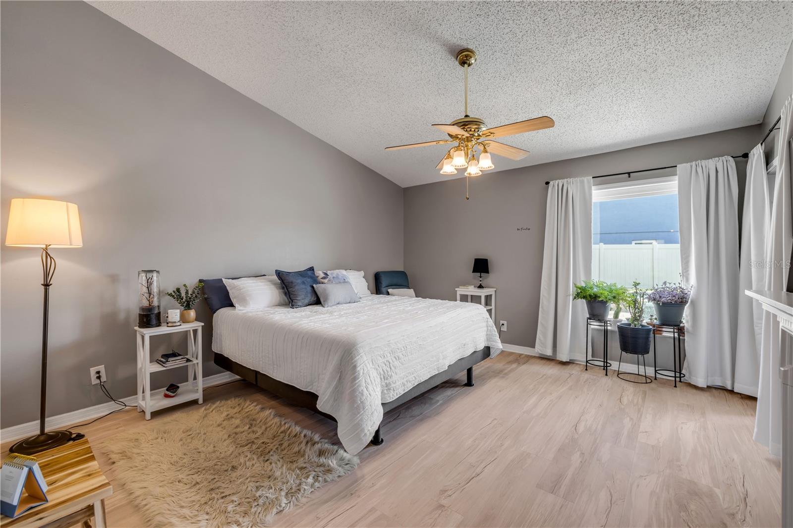 2844 EAGLE LAKE DR, ORLANDO, FL, 32837