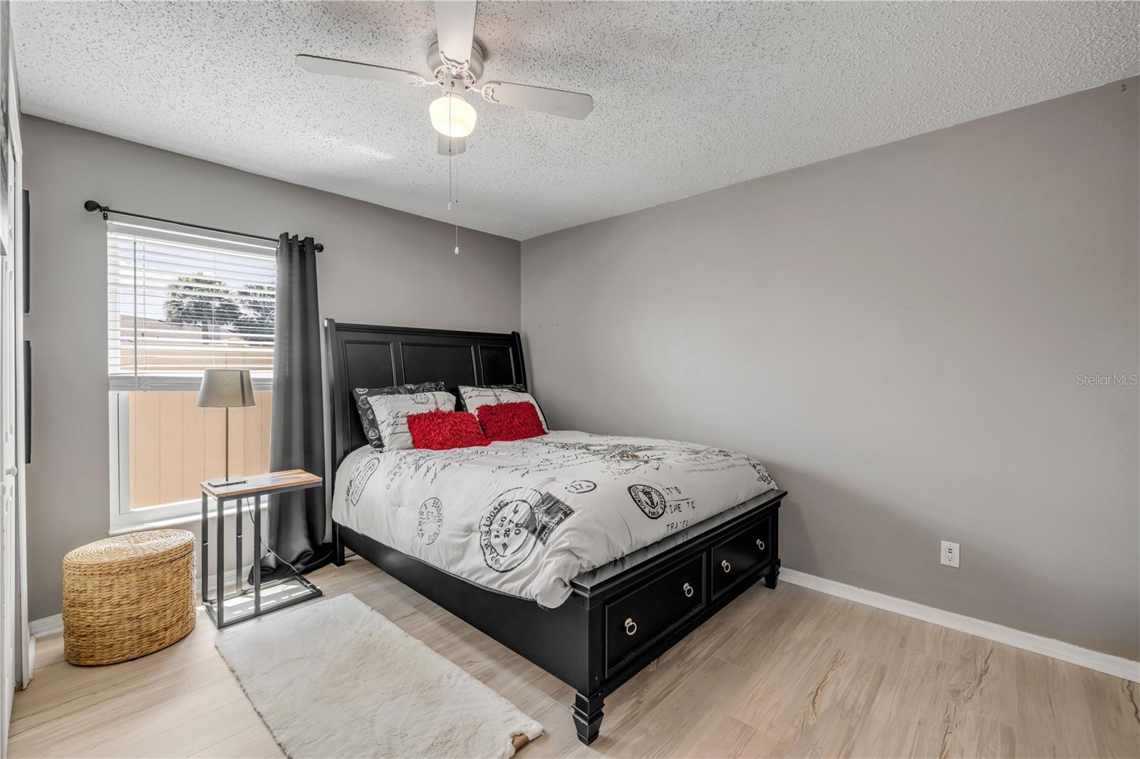 2844 EAGLE LAKE DR, ORLANDO, FL, 32837