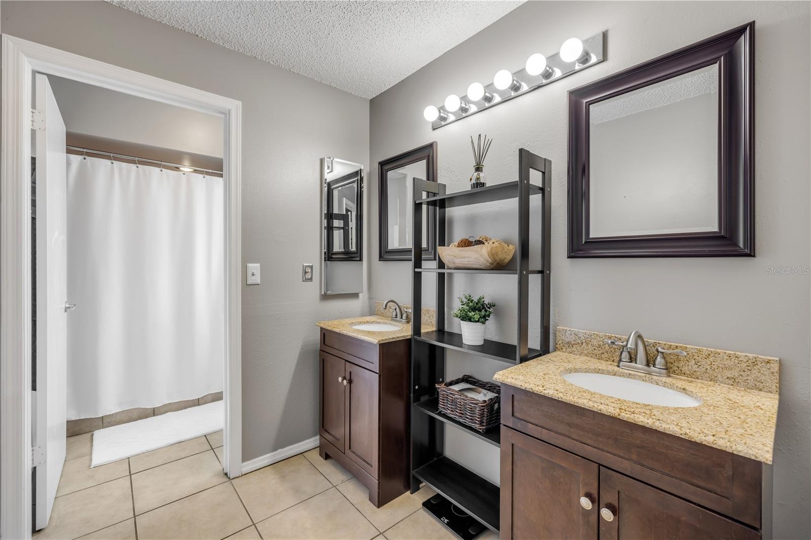 2844 EAGLE LAKE DR, ORLANDO, FL, 32837