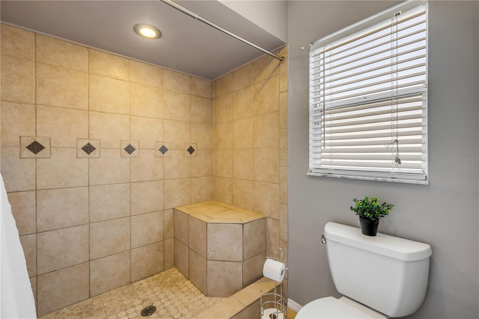 2844 EAGLE LAKE DR, ORLANDO, FL, 32837