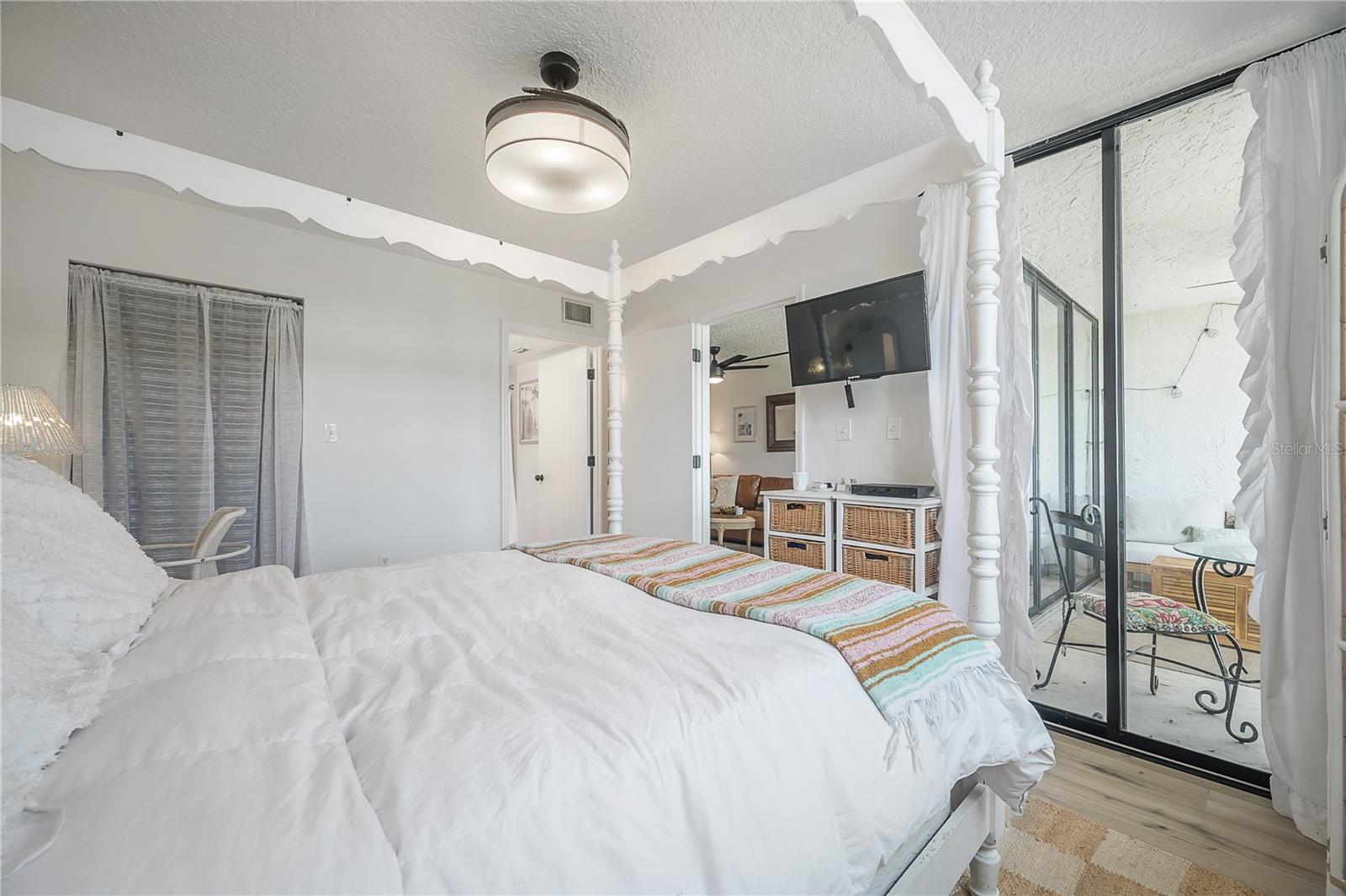 2424 W TAMPA BAY BLVD #M104, TAMPA, FL, 33607