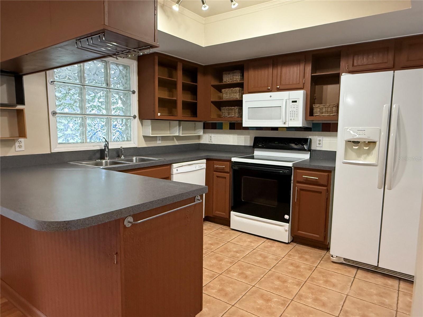 2140 REDLEAF DR, BRANDON, FL, 33510