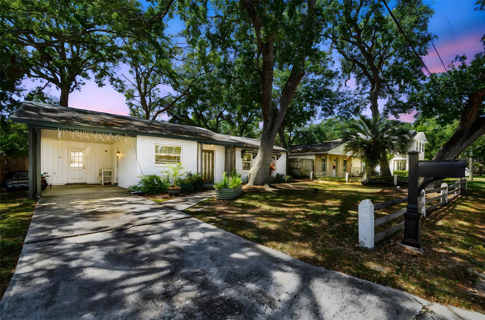 3202 W COACHMAN AVE, TAMPA, FL, 33611