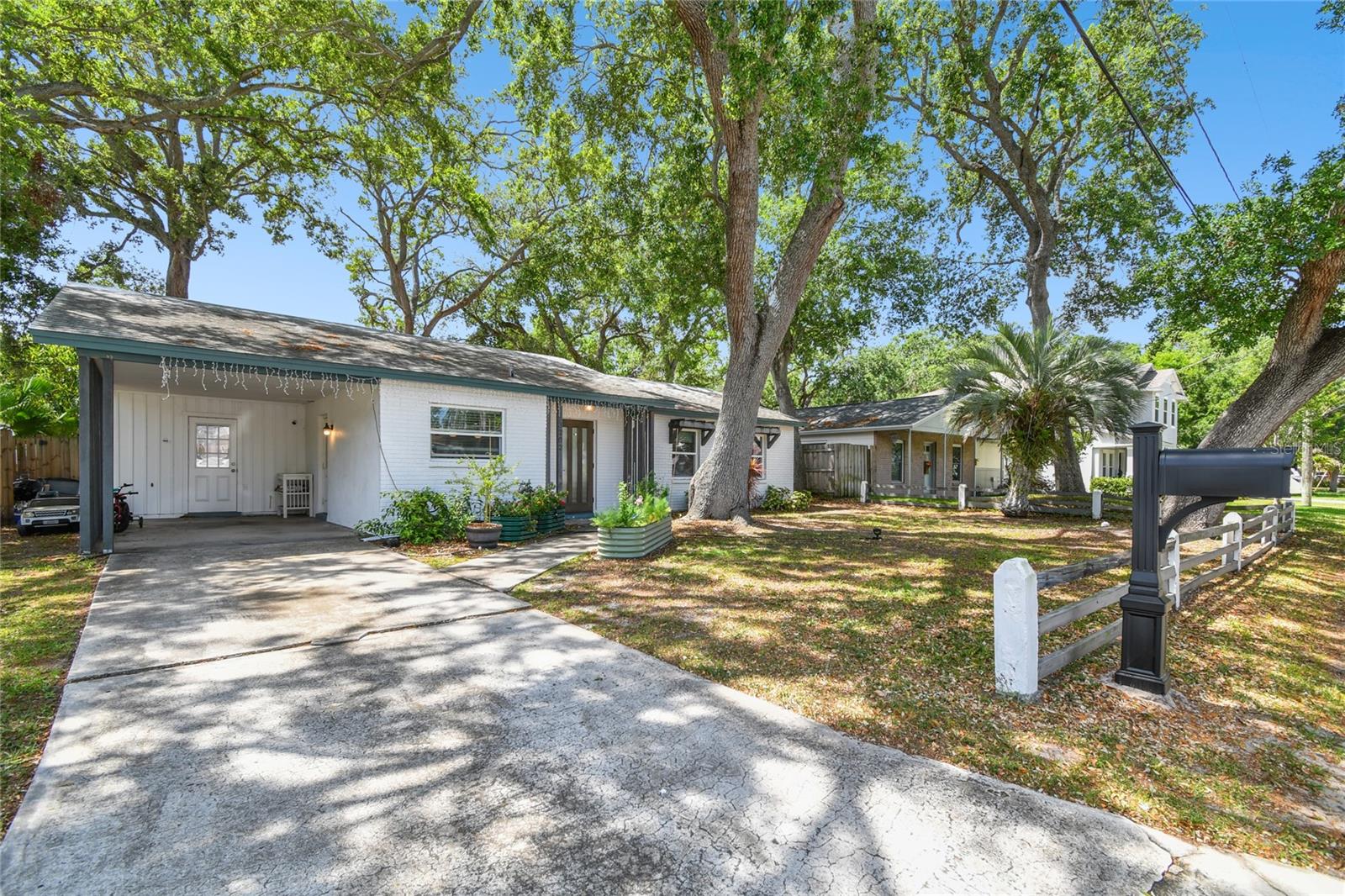 3202 W COACHMAN AVE, TAMPA, FL, 33611