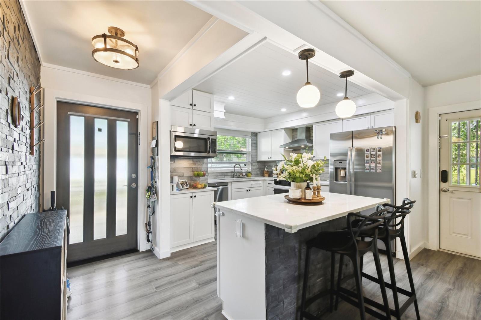 3202 W COACHMAN AVE, TAMPA, FL, 33611