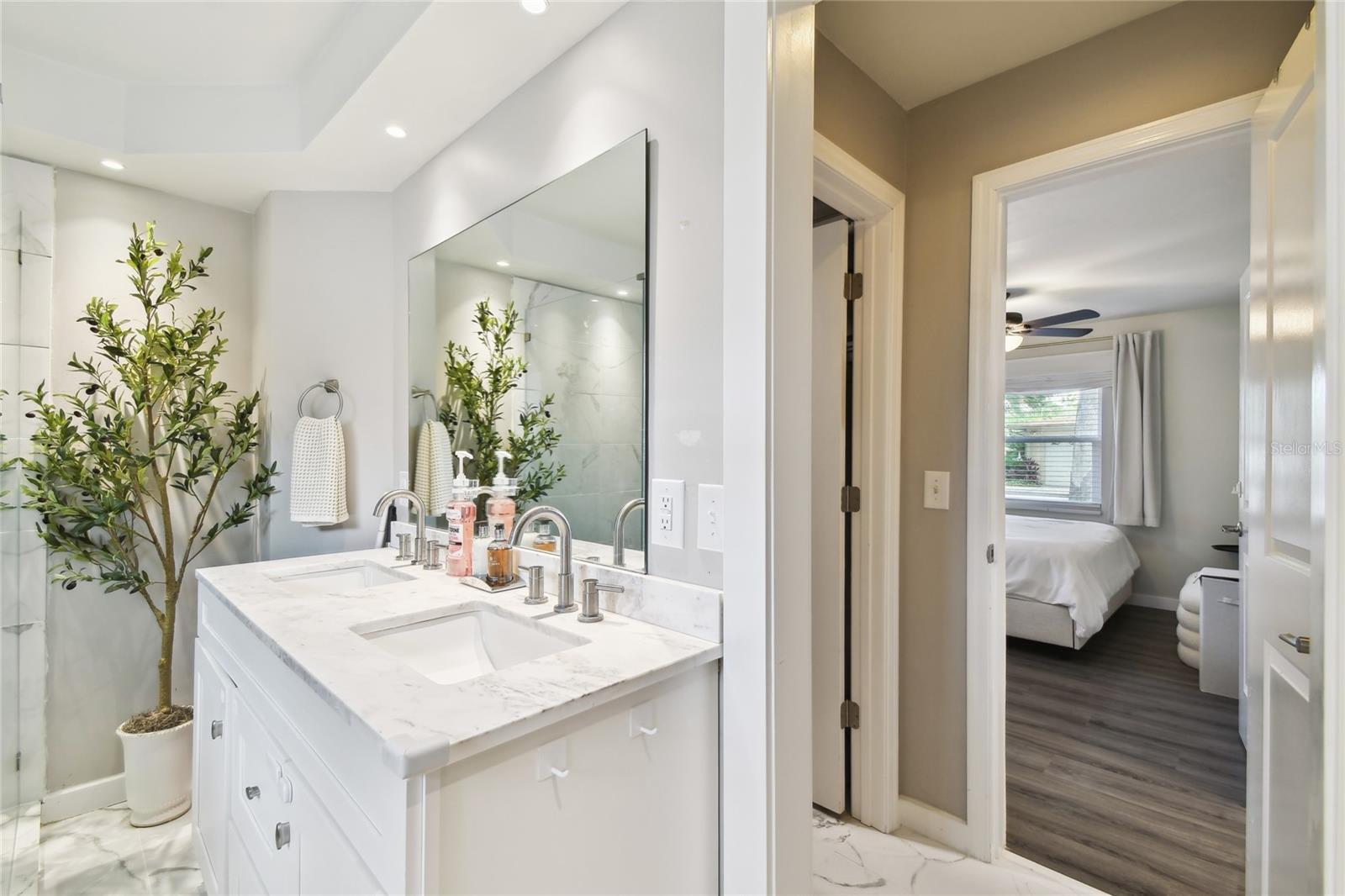 3202 W COACHMAN AVE, TAMPA, FL, 33611