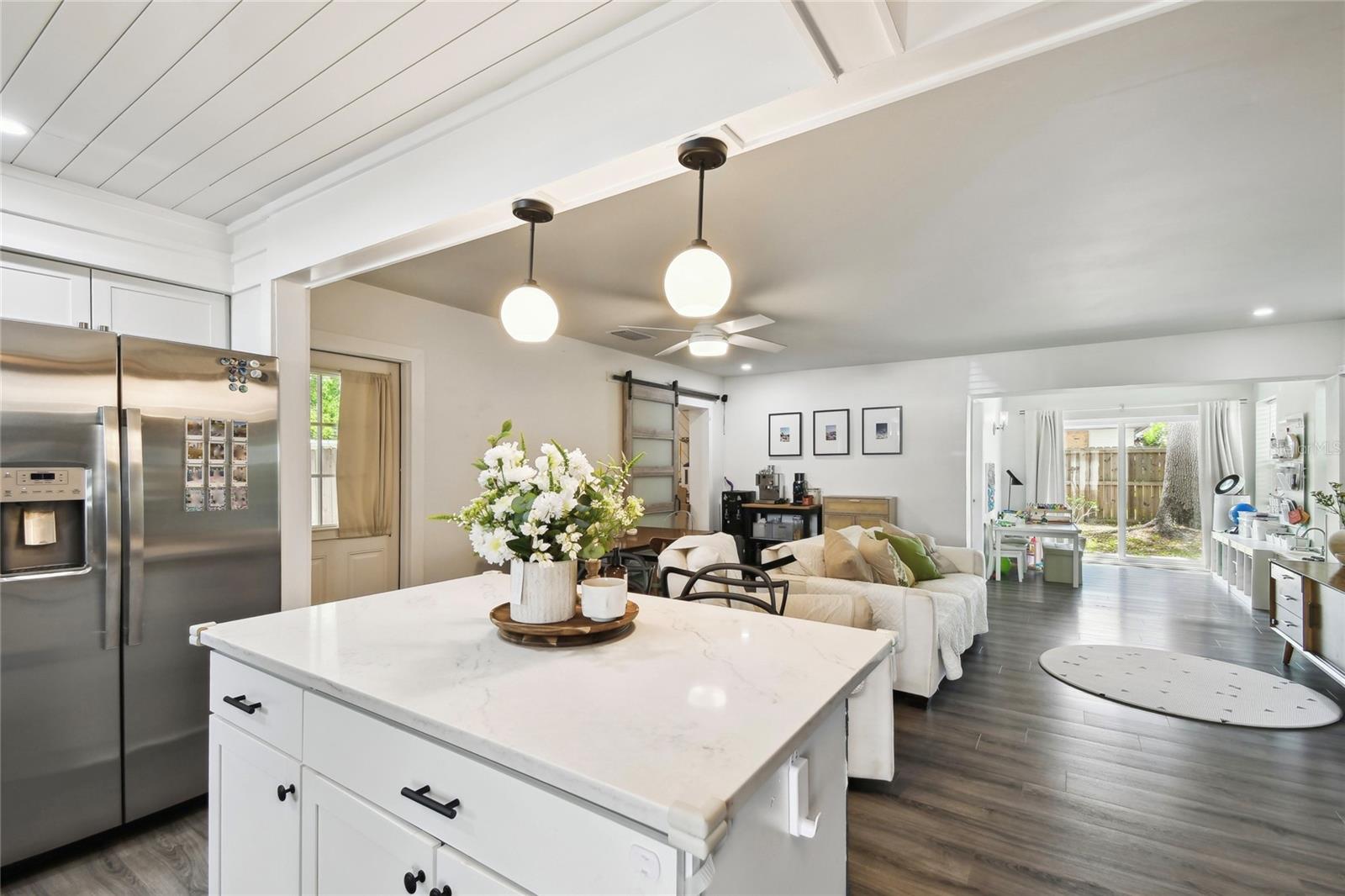 3202 W COACHMAN AVE, TAMPA, FL, 33611