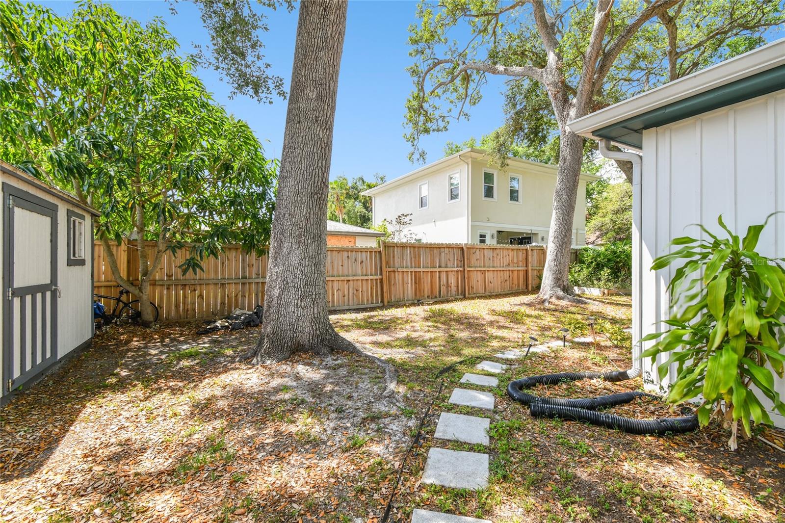 3202 W COACHMAN AVE, TAMPA, FL, 33611