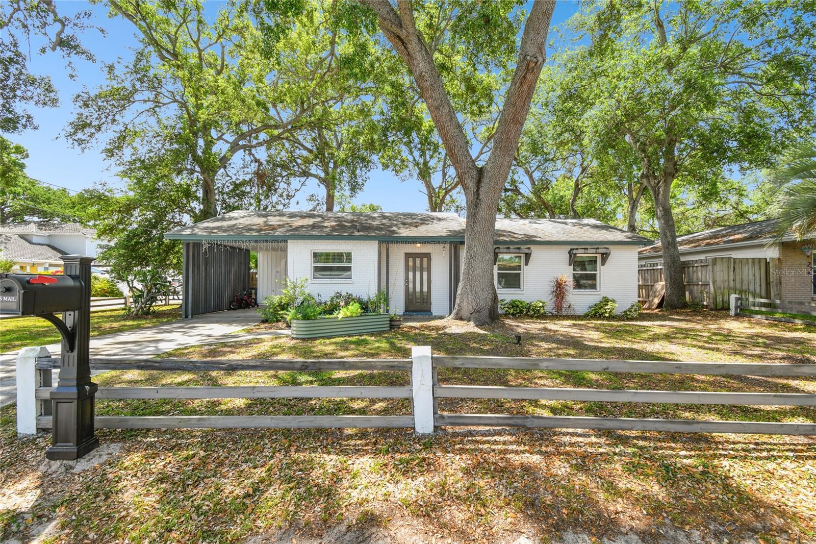 3202 W COACHMAN AVE, TAMPA, FL, 33611