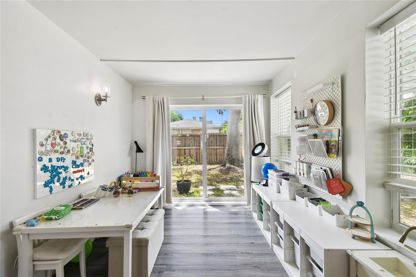 3202 W COACHMAN AVE, TAMPA, FL, 33611