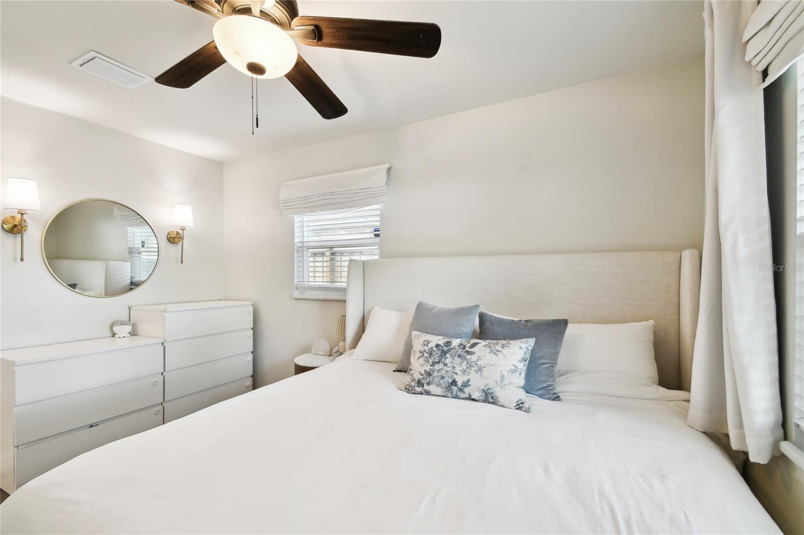 3202 W COACHMAN AVE, TAMPA, FL, 33611